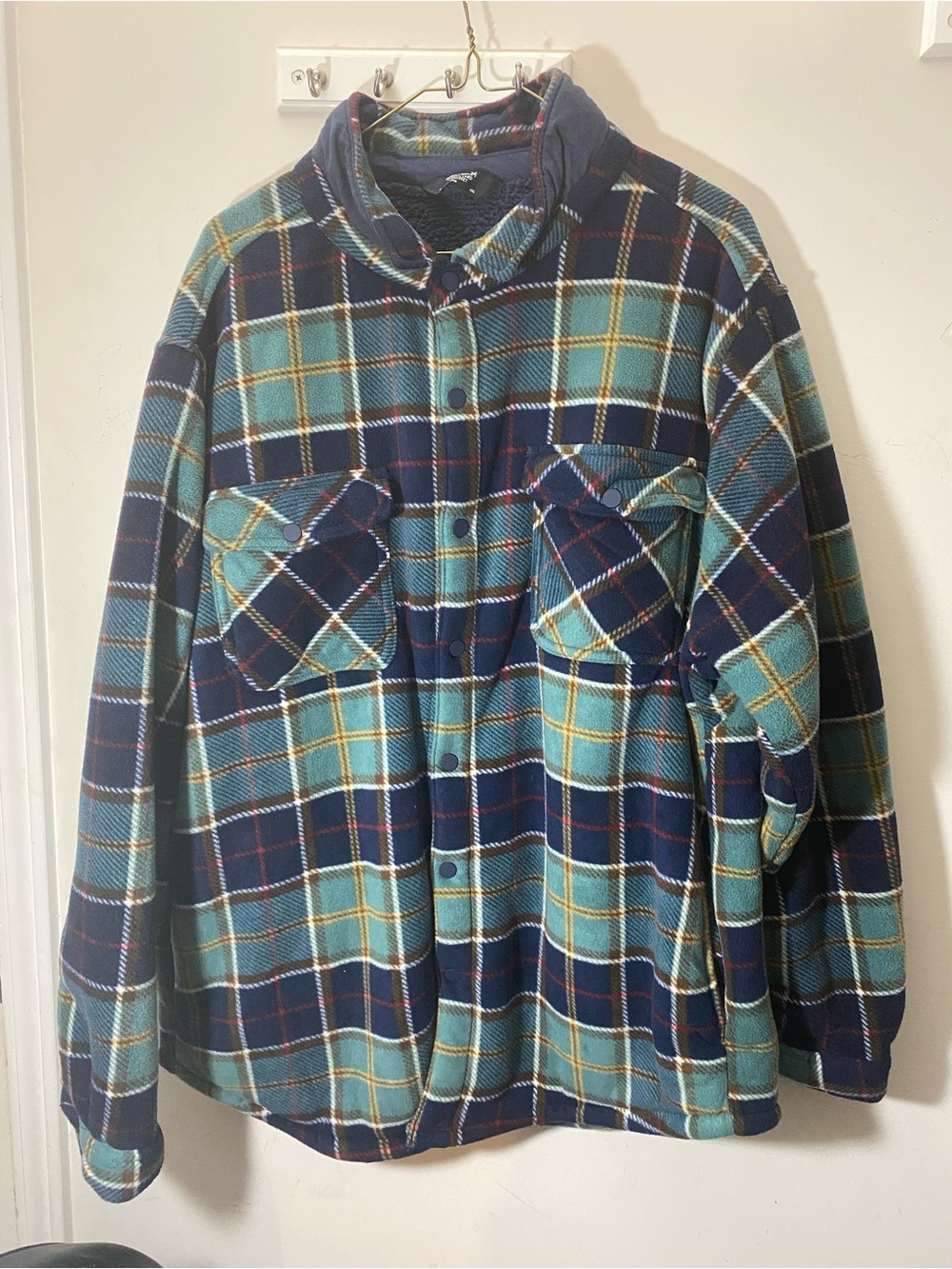 Men's Plaid Button-Up Shirt Jacket in Navy and Teal